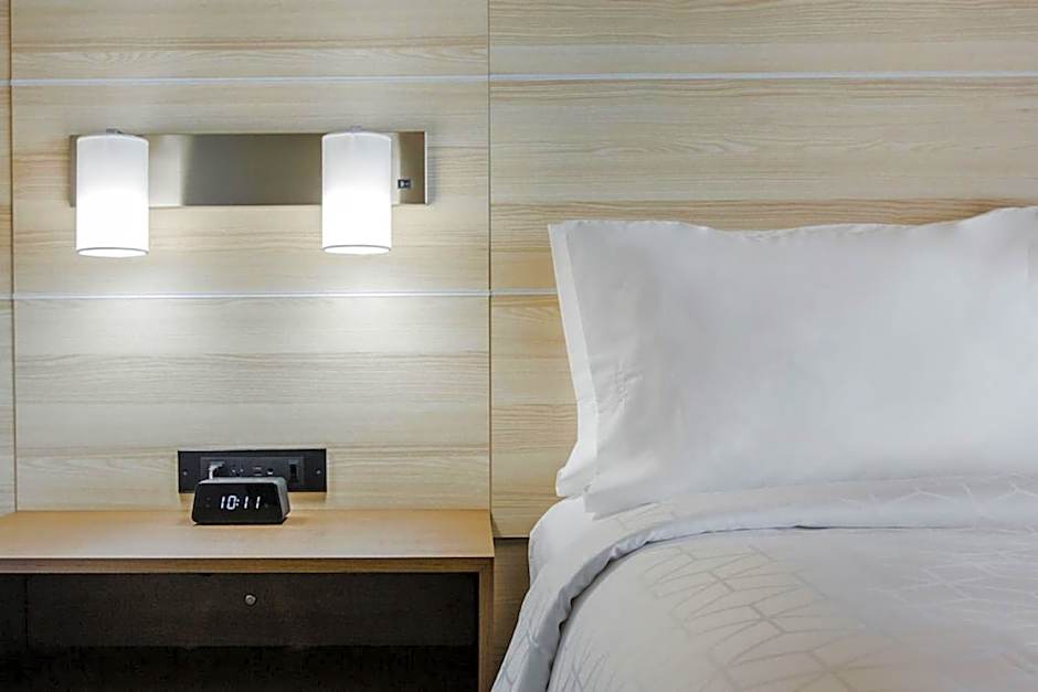 Holiday Inn Express & Suites Edmonton N - St. Albert By IHG