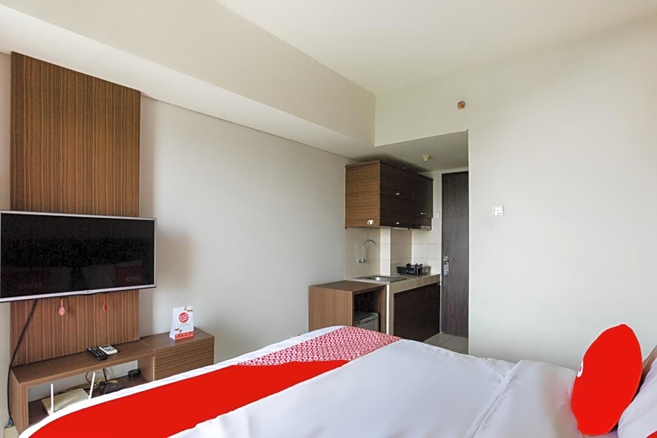 Vaccinated Staff - OYO 2582 Apartemen Serpong Green View