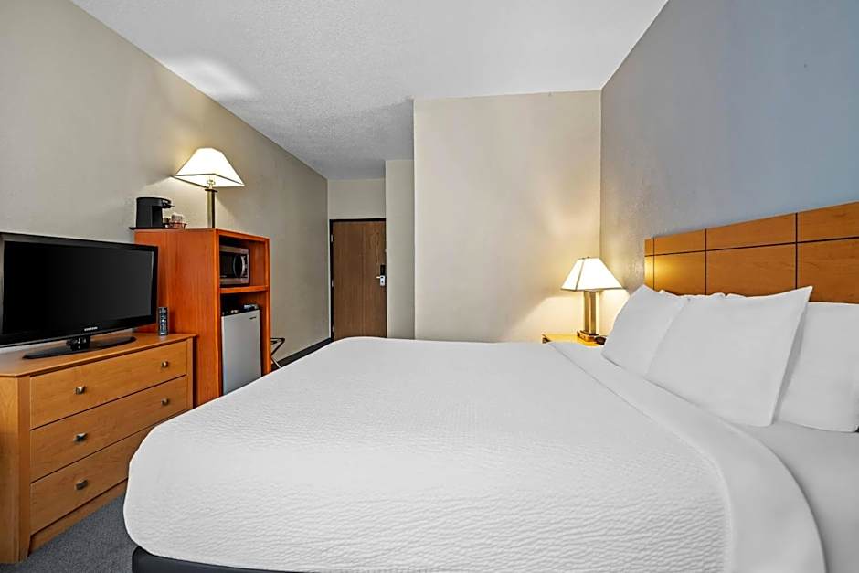 Quality Inn Dubuque on Hwy 20