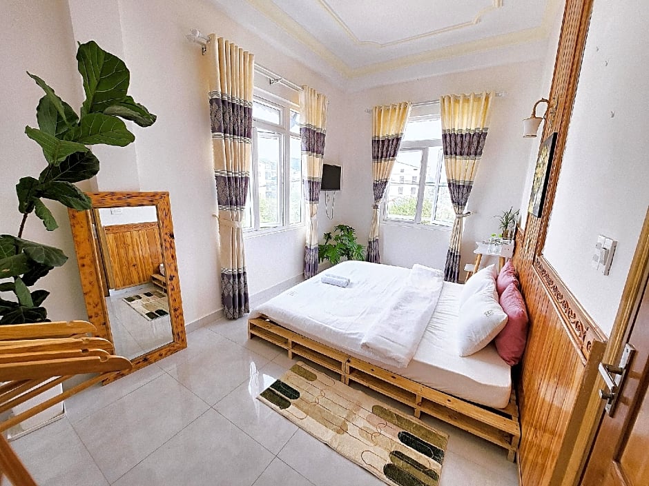 Chill House Dalat Hotel 
