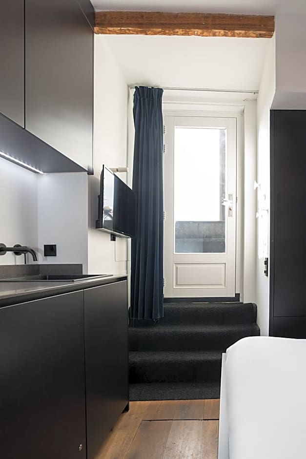 City centre studio canal belt