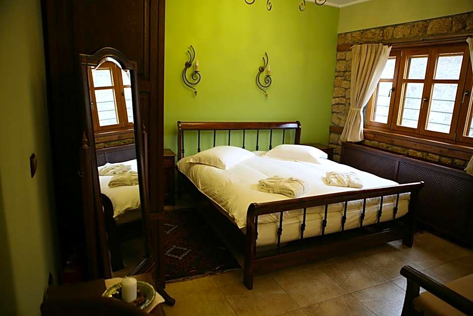 Roes Suites