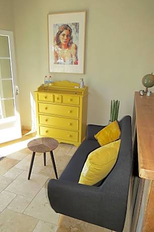 Deluxe King Suite