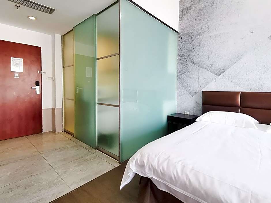 3rd Space Holiday Apartment  ( Wusi Square Store)