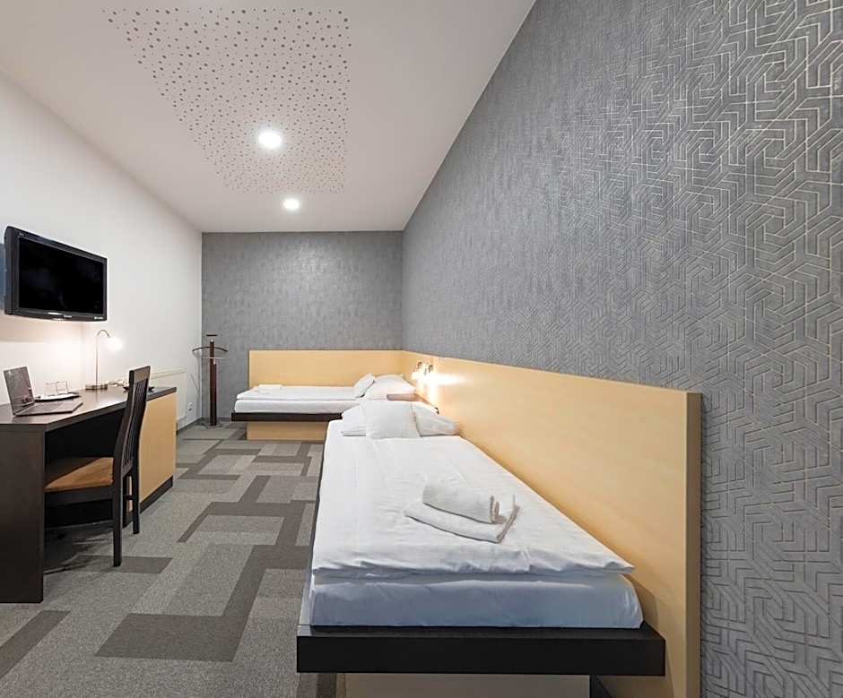 BNC Hotel - Restaurant - Bowling