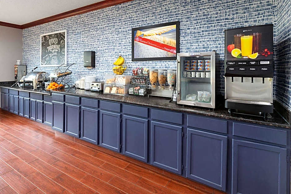 AmericInn by Wyndham Grinnell