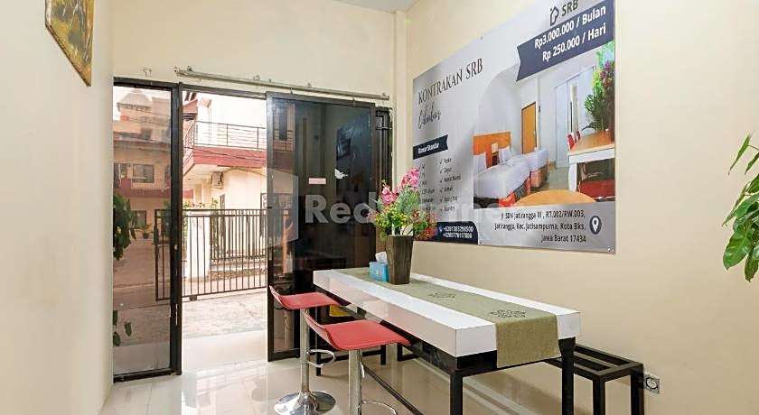SR Residence near Mall Ciputra Cibubur Mitra RedDoorz