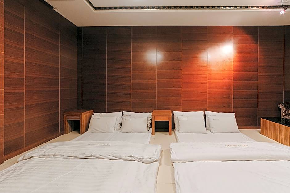 Tongyeong Gallery Hotel