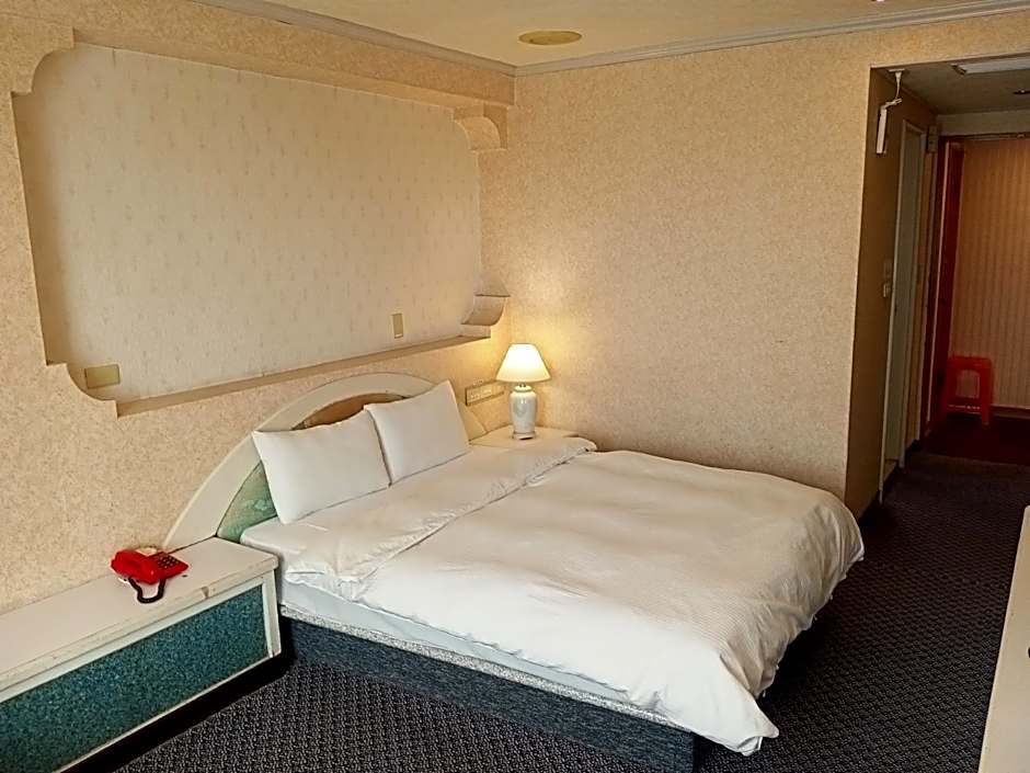 Chungli Business Hotel