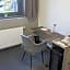 BUSINESS-MOTEL free WiFi & massage, air-con, XXL-Parking