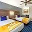 Days Inn & Suites by Wyndham Webster NASA-ClearLake-Houston