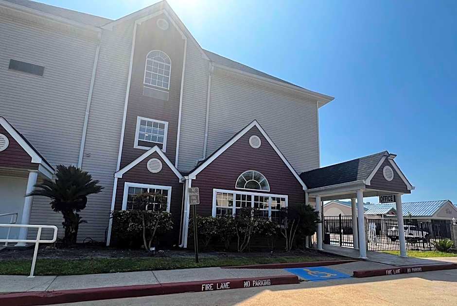 Microtel Inn & Suites By Wyndham Houston