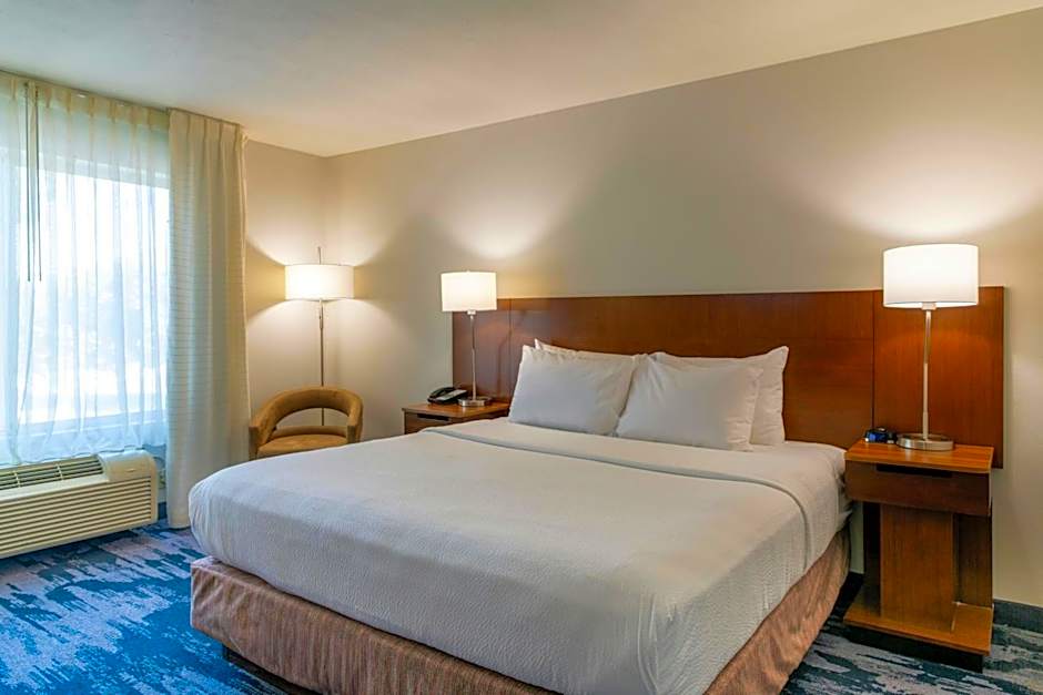 Photo 1 of 6 of 1 King Bed, Hearing/Mobility Accessible, Roll in Shower