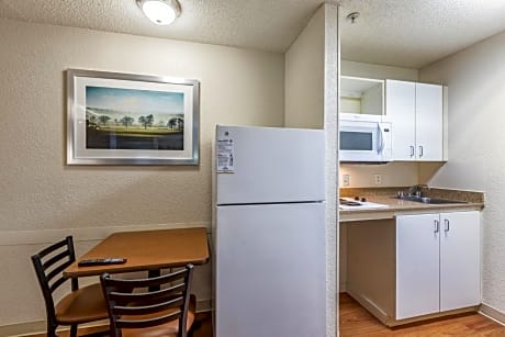 Studio Room with Two Double Beds Non-Smoking