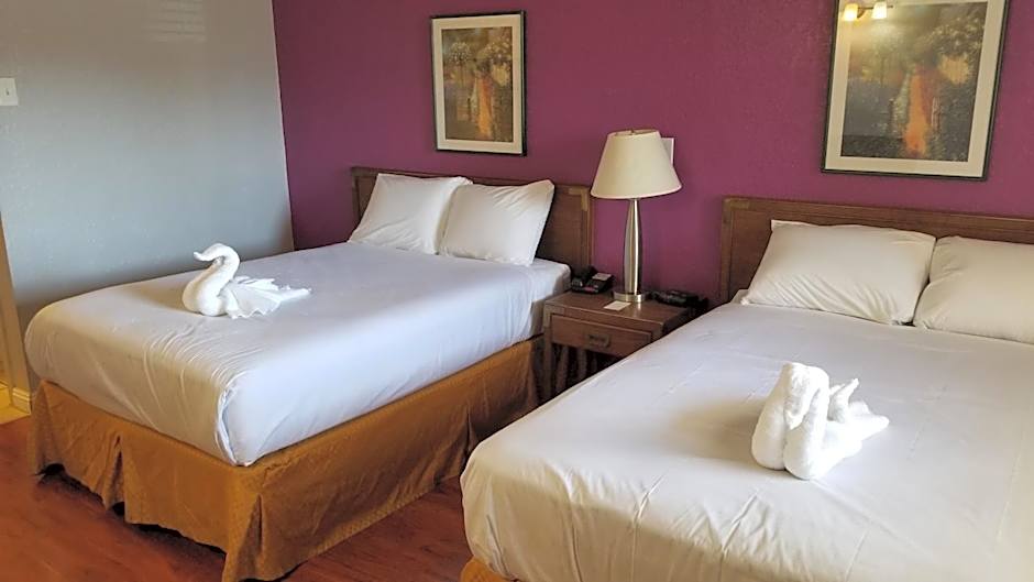 Santa Fe Inn - Pueblo