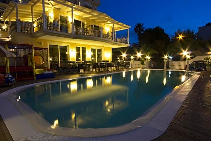 Hotel Mocambo piscina e spiaggia