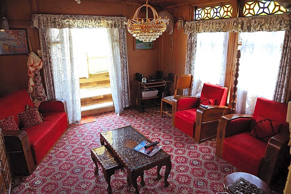Houseboat Zaindari Palace