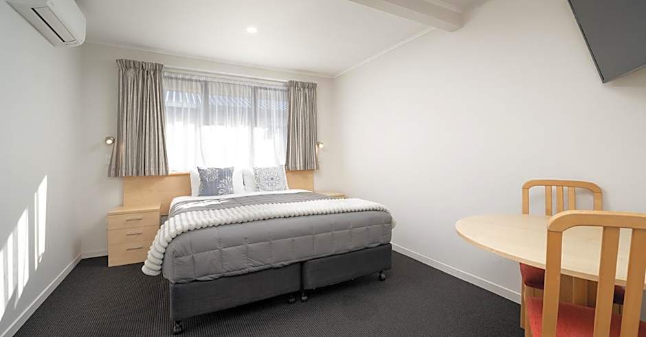 Grove Park Motor Lodge