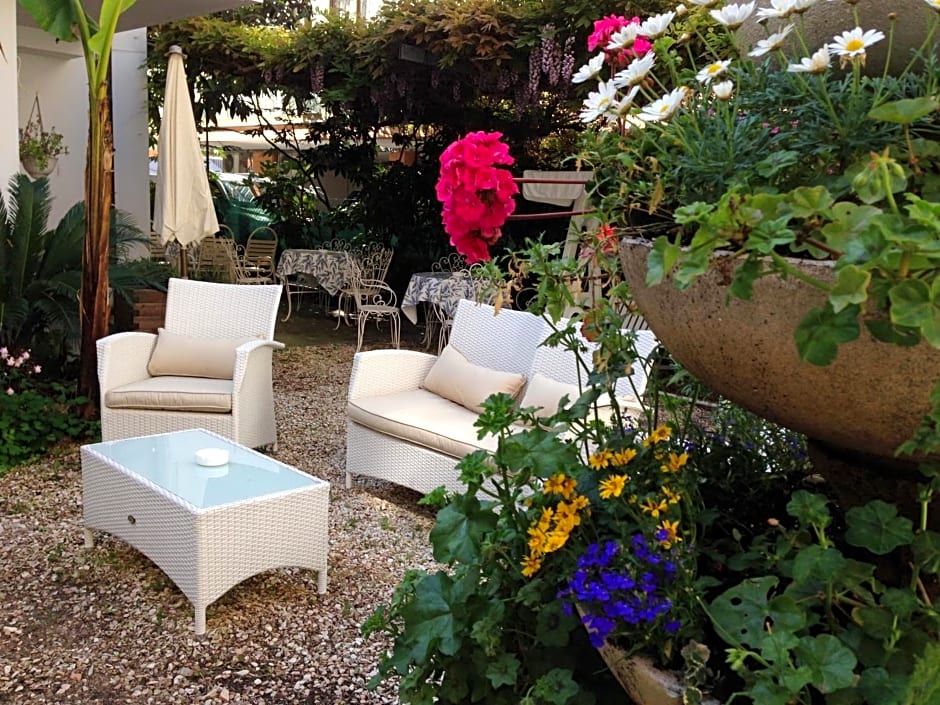 NOIDUE Hotel