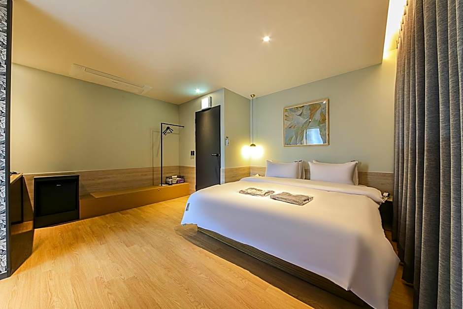 Changwon Brown dot Hotel Palyong