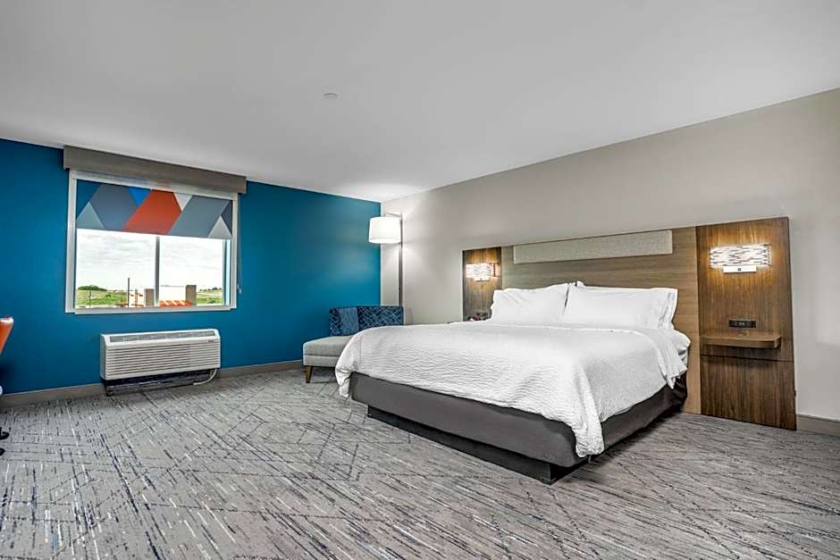 Holiday Inn Express & Suites Cedar Rapids NW - Marion By IHG