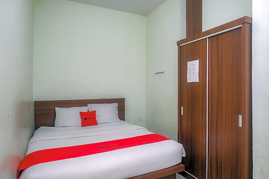 RedDoorz @ Teratai Homestay Medan Amplas