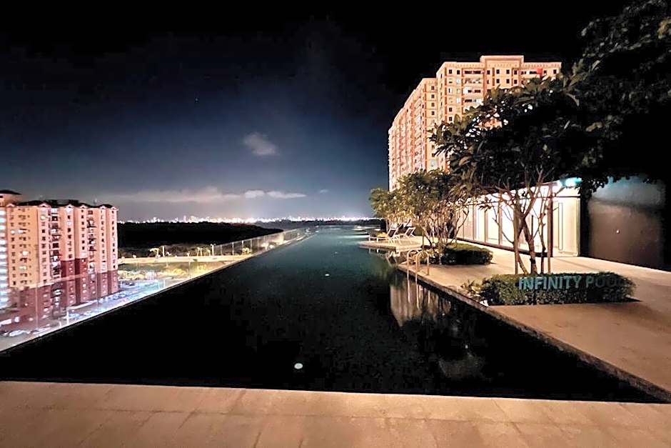 Georgetown Urban Family & Baby-Friendly Home with Skypool Seaview