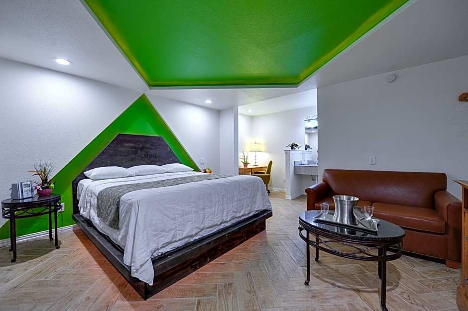 Romantic Inn & Suites