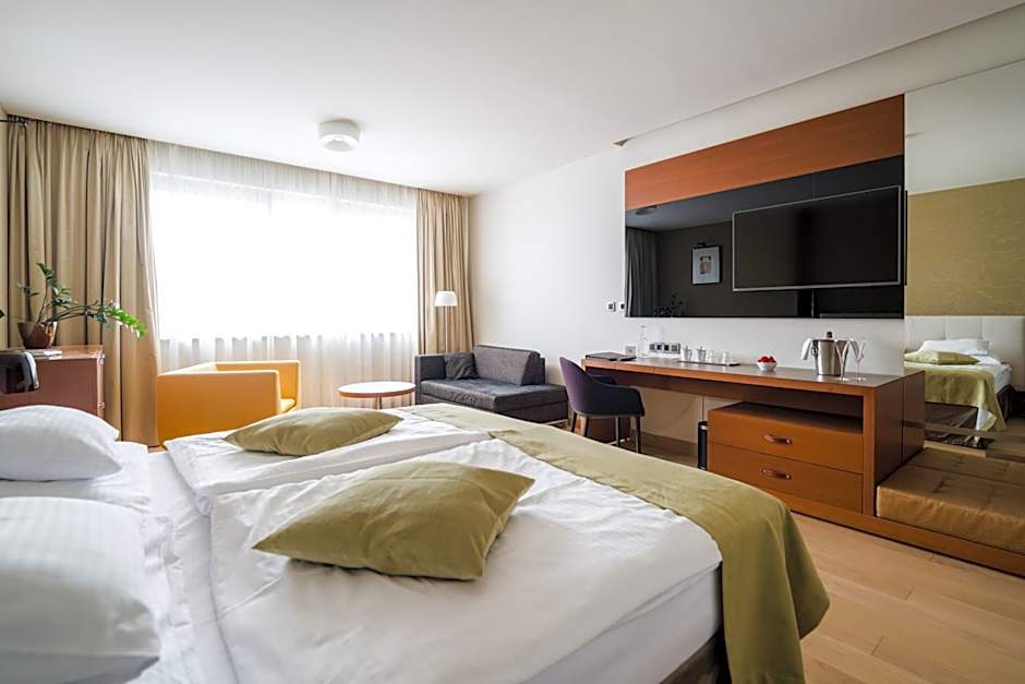 Mikado Hotel