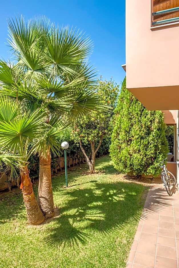 Theos Holidays Apartments