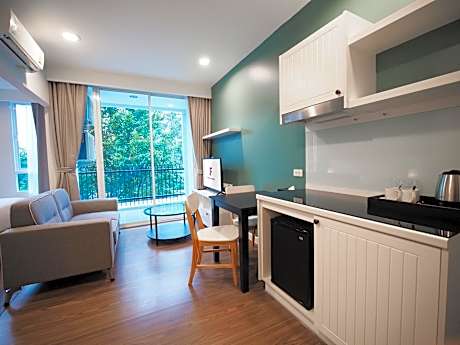 Classic Twin Bed Room
