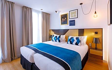 Twin Room with Pool Access