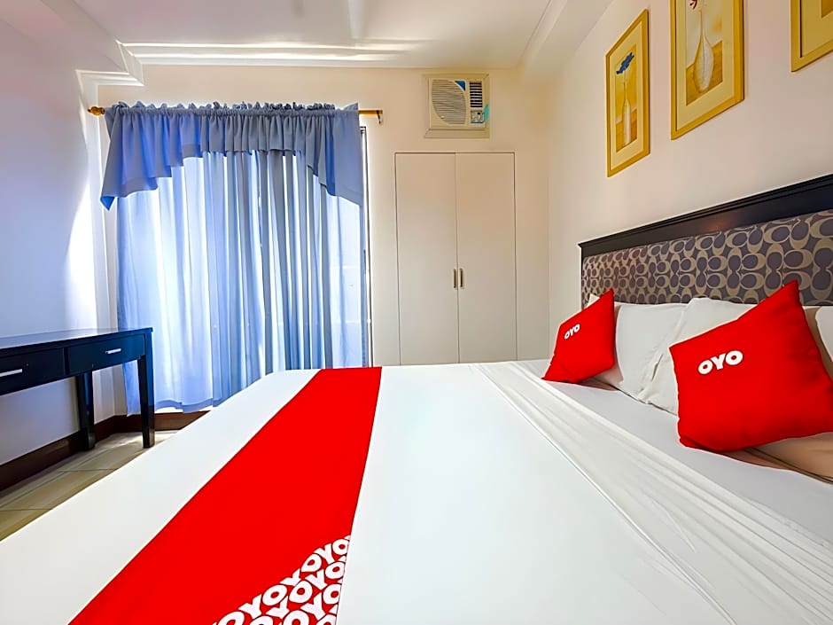 OYO 769 Poblacion Suites Polaris