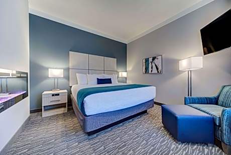 Suite 1 King 2 Queen Beds Mobility Accessible Roll In Shower Fireplace NSMK Full Breakfast
