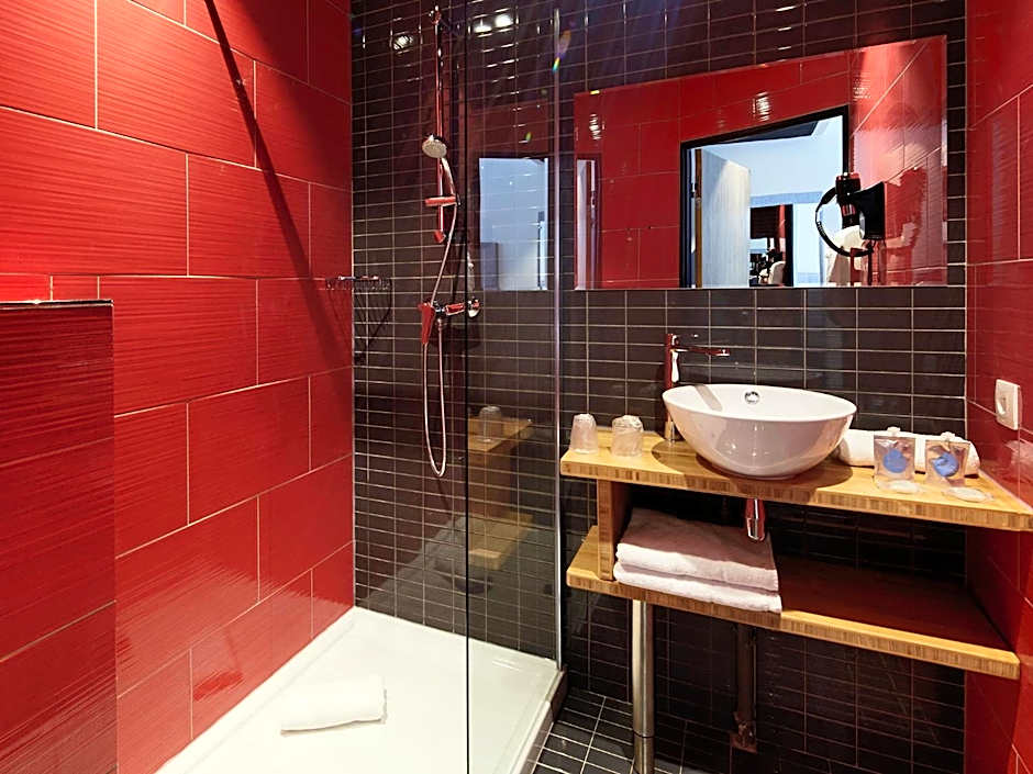 Kyriad Marseille Blancarde - Timone