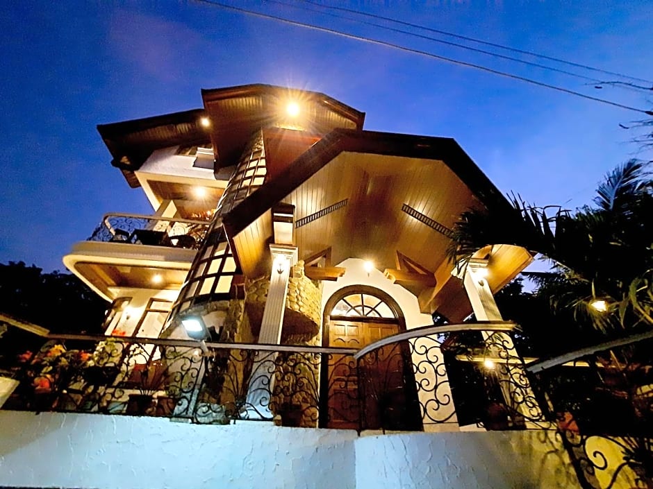 El Castillo Bed and Breakfast