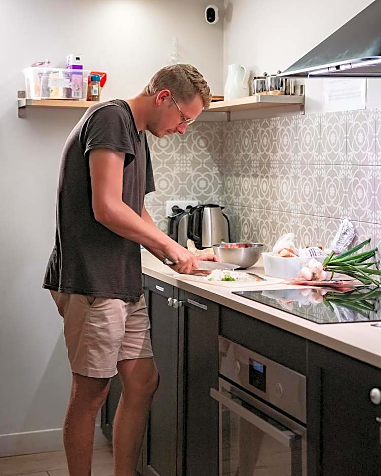 Georges Hostel & Café