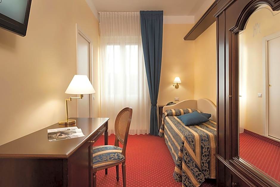 Hotel Milano Helvetia - in centro con piscina