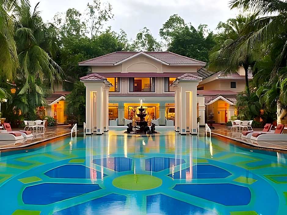 Mayfair Convention Hotel