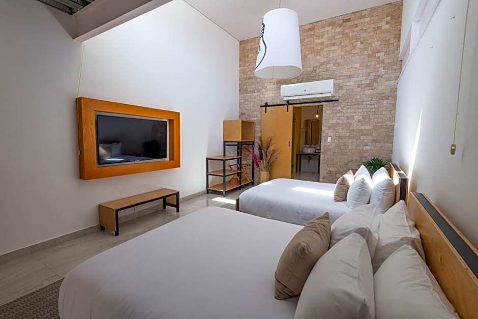 Mayan Monkey Hotel & Hostel Los Cabos