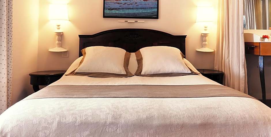 Blue Margouillat Seaview Hotel