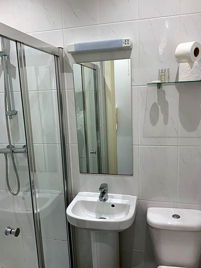 Fox House, Studio Apartments