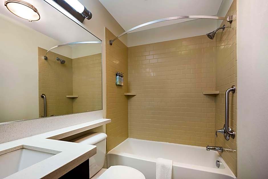 Sonesta Simply Suites St Louis Earth City