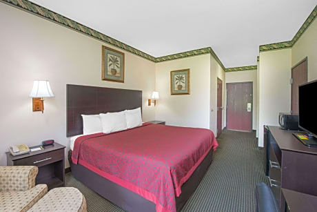 1 King Bed Non-Smoking