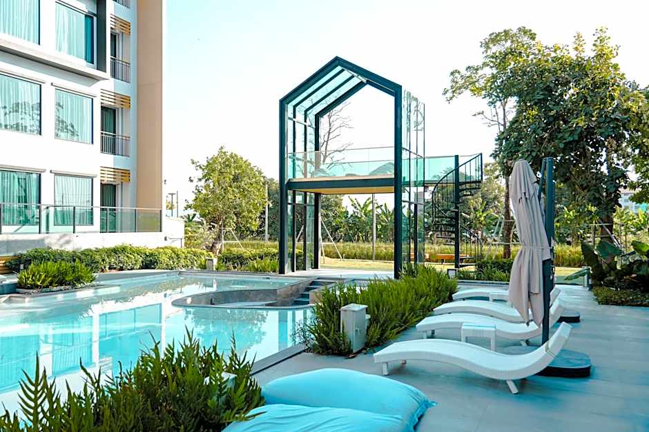 Crystal Srivaree Suvarnabhumi Hotel