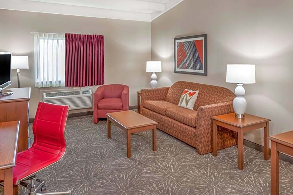 Ramada Hotel & Conference Center by Wyndham Hammond