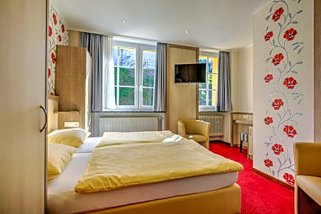 Triple Room with Spa Access