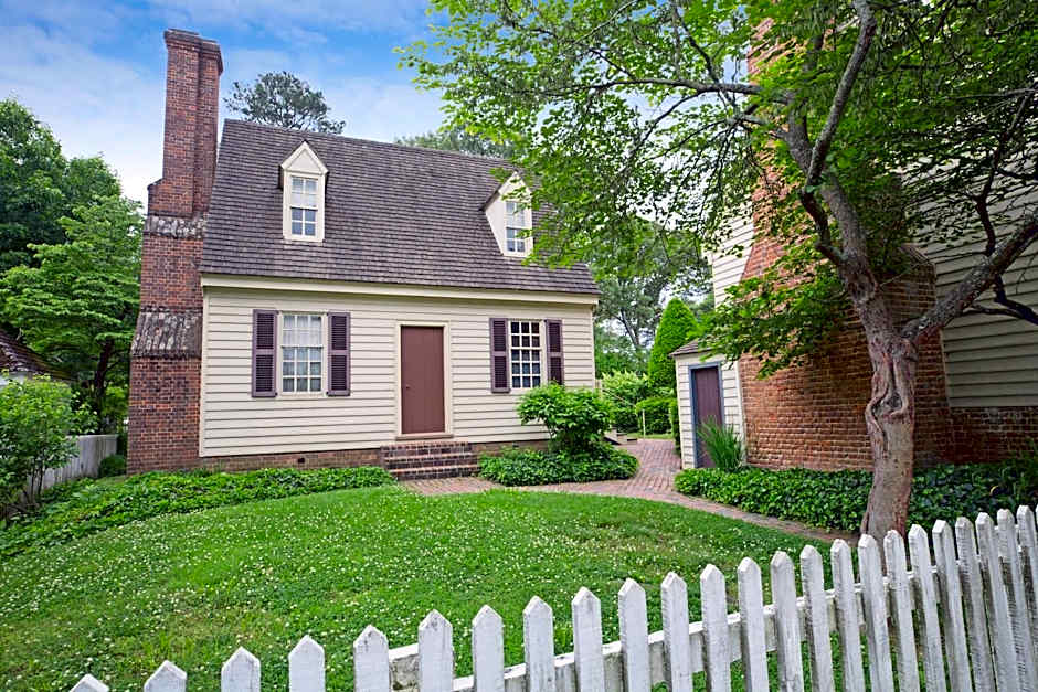 Colonial Houses, an official Colonial Williamsburg Hotel