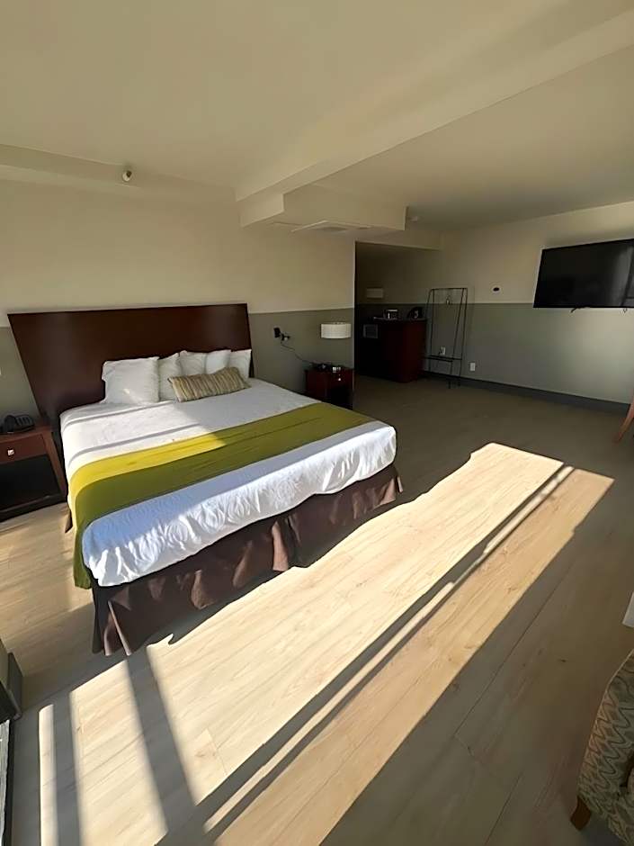 HUNTINGTON BEACH INN