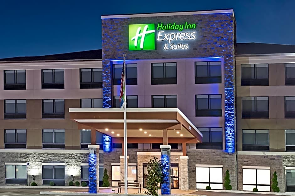 Photo 1 of 35 of Holiday Inn Express & Suites Uniontown By IHG